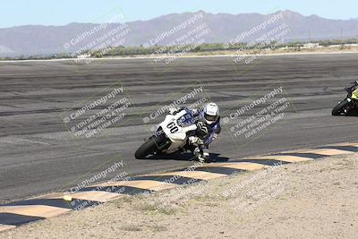 media/Jan-16-2026-CVMA Friday Practice (Fri) [[6f2bf47531]]/5-Racer 4-Trackday1/Session 2 (Bowl)/